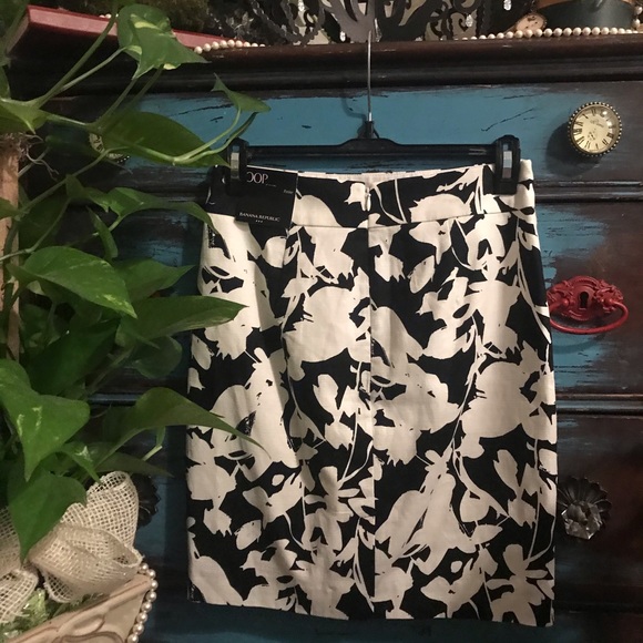 Banana Republic Floral Print Skirt - Picture 9 of 14